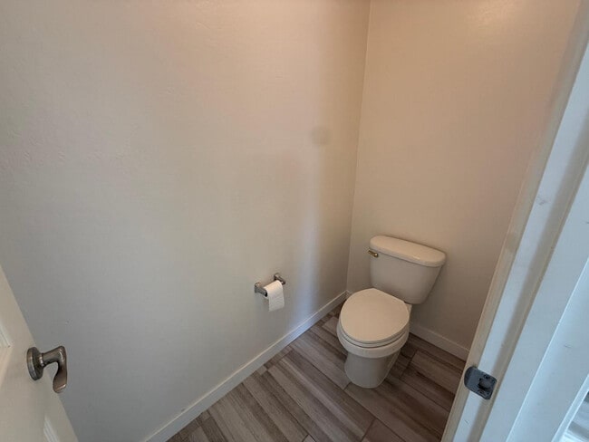 Building Photo - 2635 E Vermont Ct