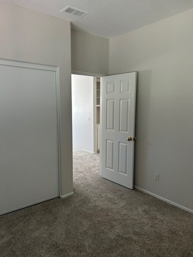 Building Photo - 2-Bedroom 2-Bath Rancho Santa Margarita Home