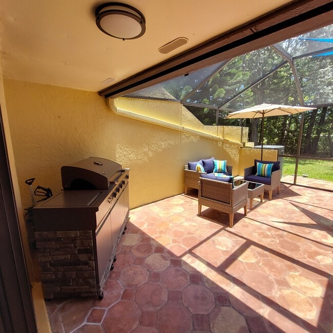 Building Photo - 3871 Alcantara Ave