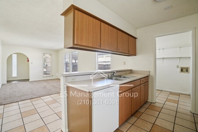 Building Photo - 6607 Cherryleaf St