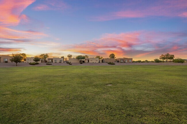 Building Photo - Beautiful 3 bedroom patio home with open f...