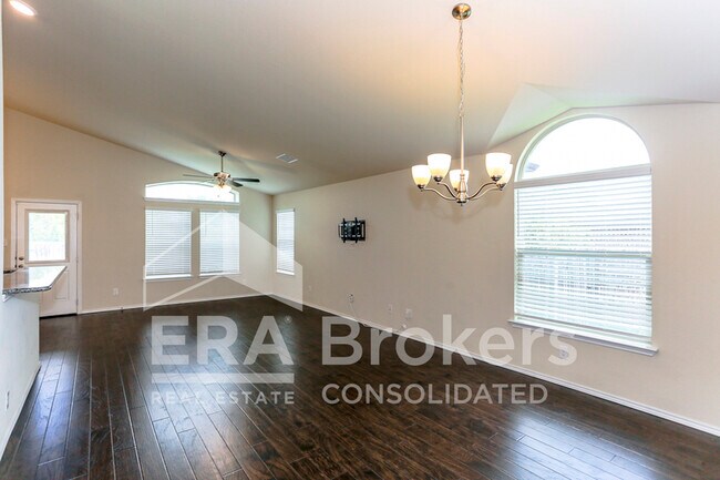 Building Photo - 1307 Stonewall Ridge