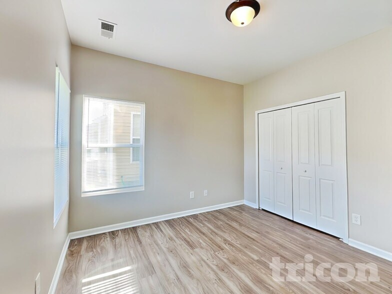 Building Photo - 510 Rook Rd