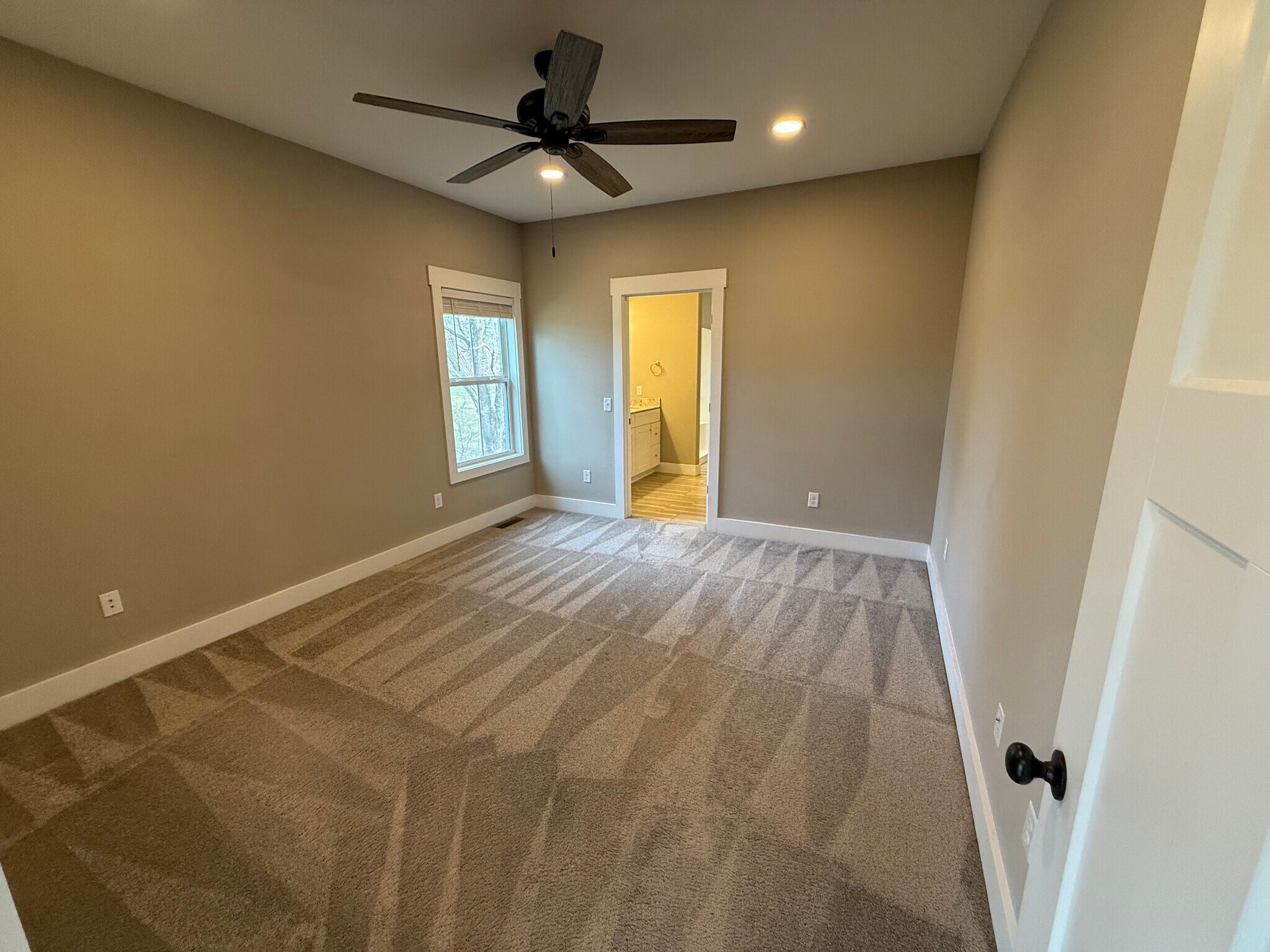 Building Photo - 1124 Cross Pointe Dr