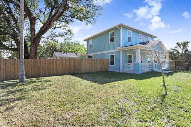Building Photo - 4806 N 11th St