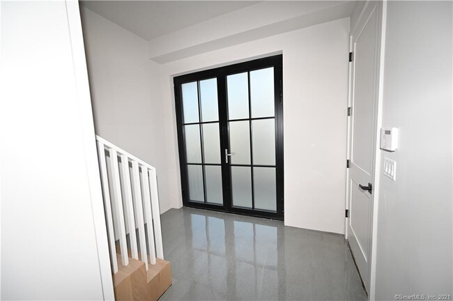Building Photo - 998 Cove Rd