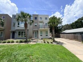 Building Photo - 1258 N Bronough St