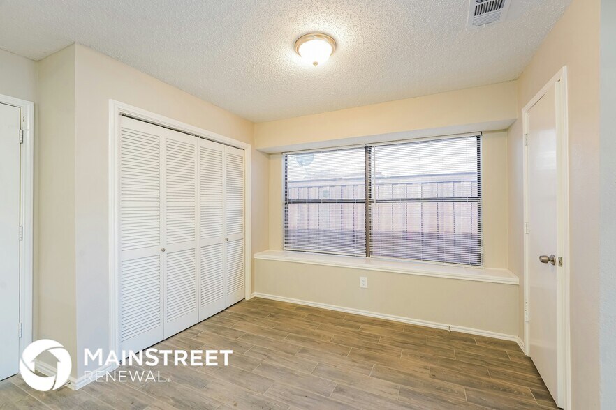 Building Photo - 7132 Penshire Dr