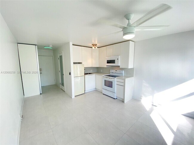 Building Photo - 6484 Indian Creek Dr