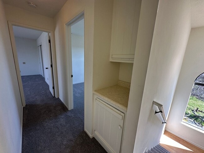 Building Photo - Gorgeous Multilevel 4 Bedroom 2.5 Bathroom Home on Acreage