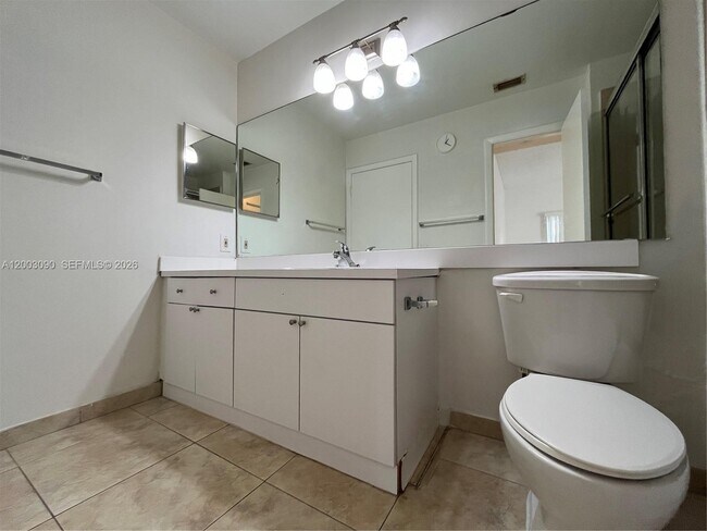 Building Photo - 661 Cypress Lake Blvd