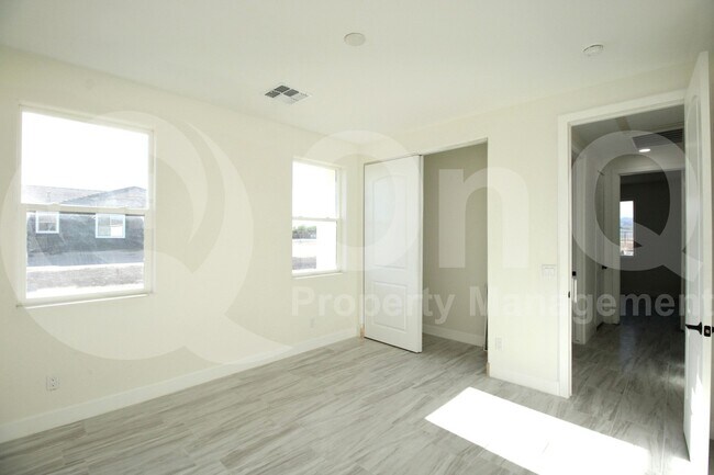 Building Photo - 22536 W Huntington Dr