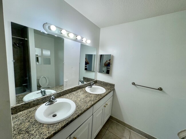 Building Photo - 35 SE 3rd Ave