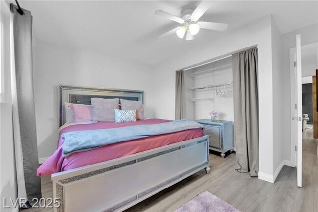 Building Photo - A Must See!! 5 bedroom 3.5 Bathroom home i...