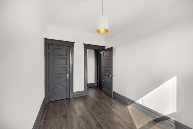 Building Photo - 558-560 Greenwich Street (1067r)