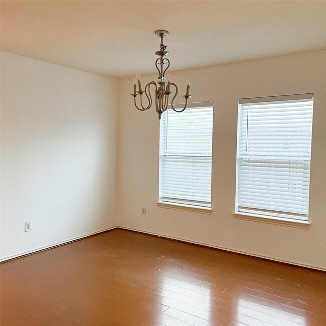 Building Photo - 11737 Logan Ridge Dr