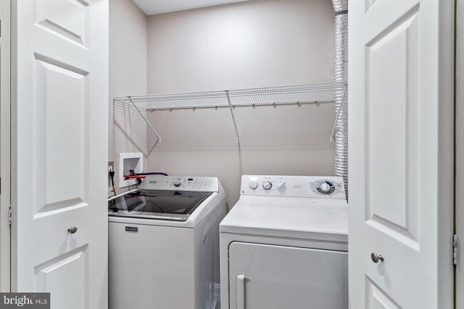 Building Photo - 4520 Rosemarie Dr