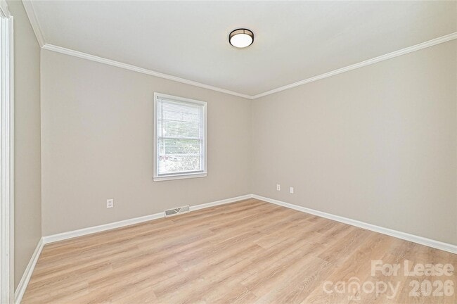 Building Photo - 321 Hamilton Dr NE