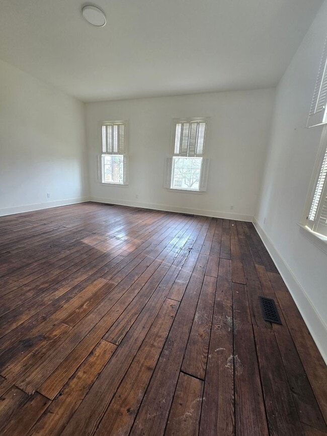 Building Photo - Historic Home available in Frankfort Kentucky