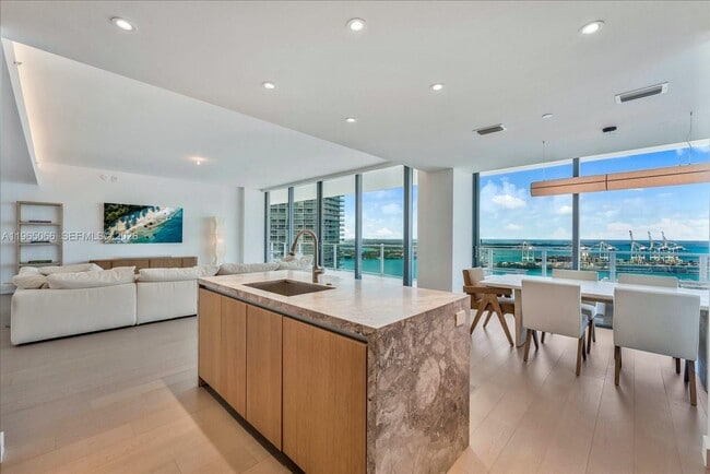 Building Photo - 501 West Ave