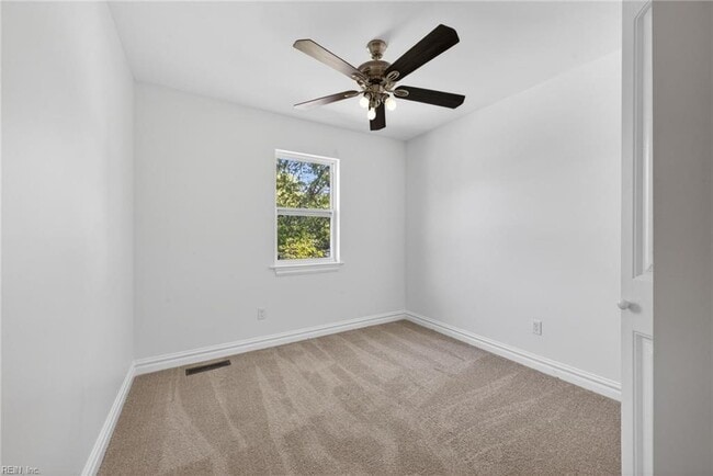 Building Photo - 5676 Weblin Dr