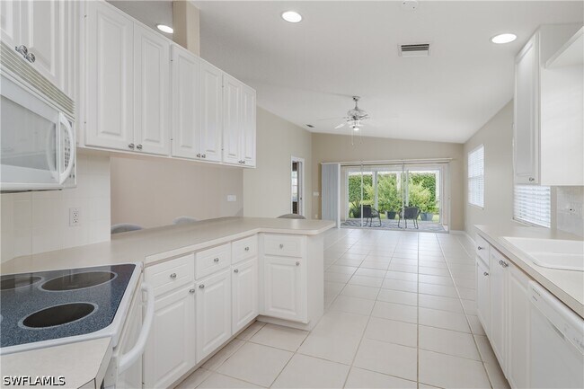 Building Photo - 4949 Kingston Way