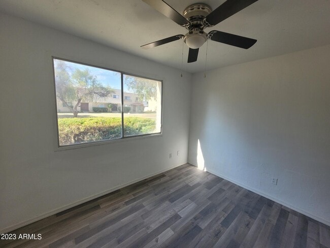 Building Photo - 4667 N 21st Ave