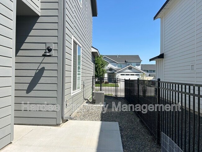 Building Photo - 4987 W Avilla Dr
