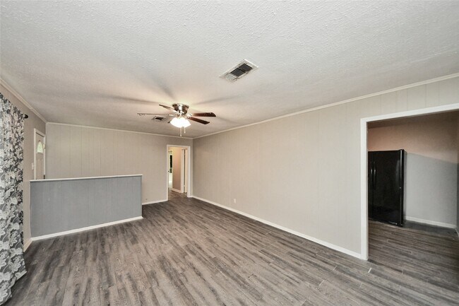 Building Photo - 515 24th Ave N