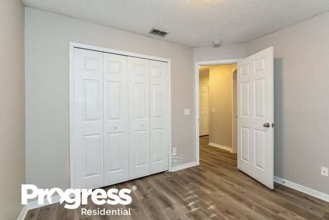 Building Photo - 16530 Golden Eagle Blvd