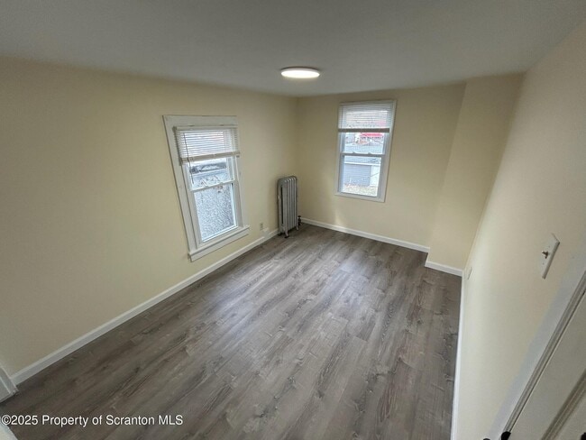 Building Photo - 527 Willow St