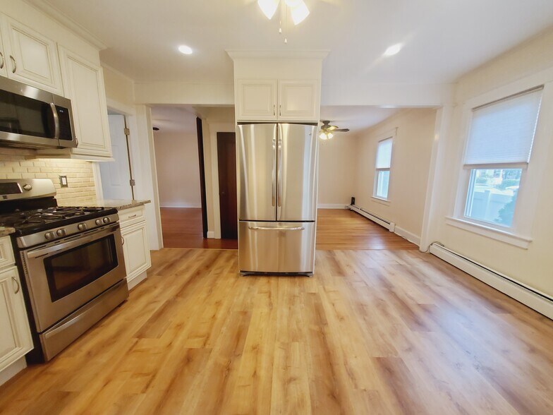 Building Photo - 25 Scofield Ave