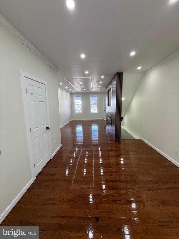 Building Photo - 5502 Master St