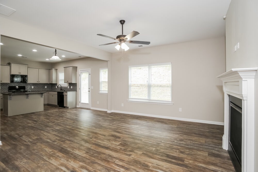 Building Photo - 214 Arbor Dr