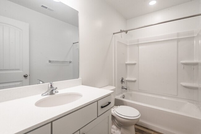 Building Photo - 461 S Day Dream Ln
