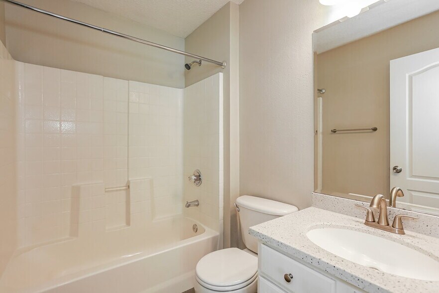 Building Photo - 7068 Beekman Lake Dr