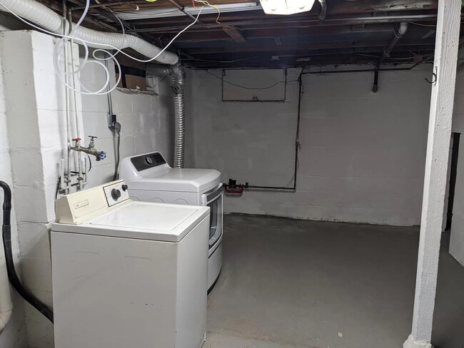 Building Photo - 3 E 85th St