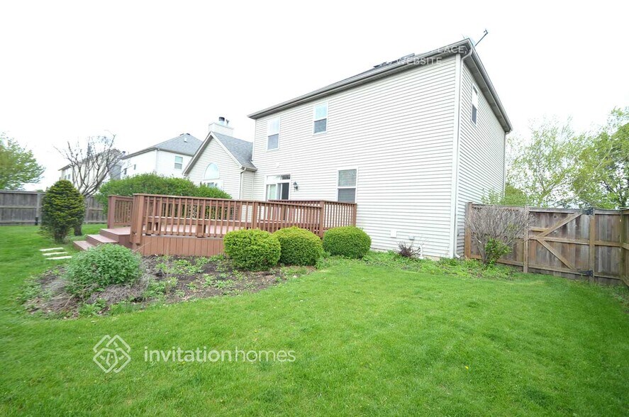 Building Photo - 13250 Red Star Dr