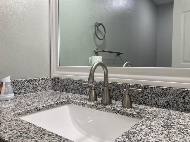 Building Photo - 18 S 6th St