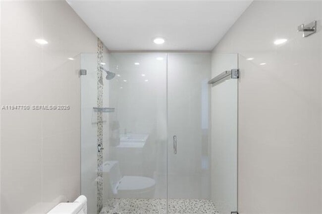 Building Photo - 90 SW 3rd St