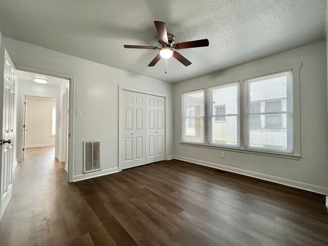 Building Photo - Cozy 3-Bedroom House on Linwood Ave.