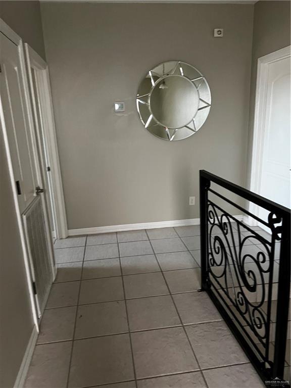 Building Photo - 18 South Dr