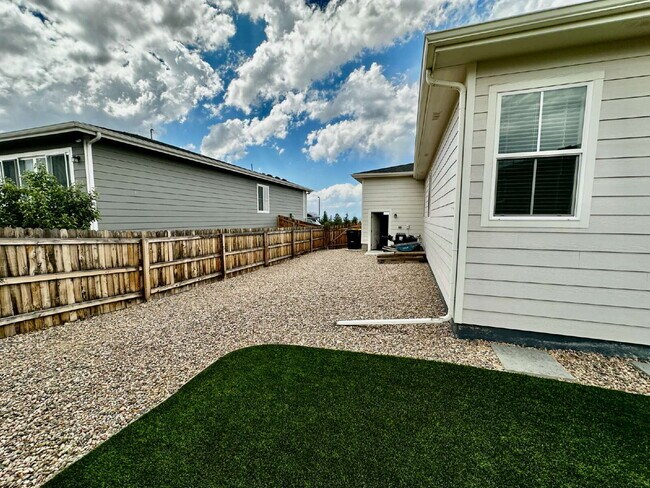 Building Photo - "Charming 4-Bedroom Castle Rock Home with Spacious Living!"