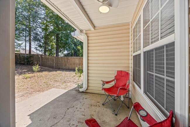 Building Photo - 2056 Sylvan Lake Dr