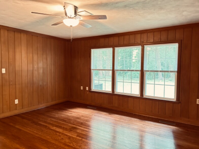 Building Photo - 1329 Old Lystra Rd