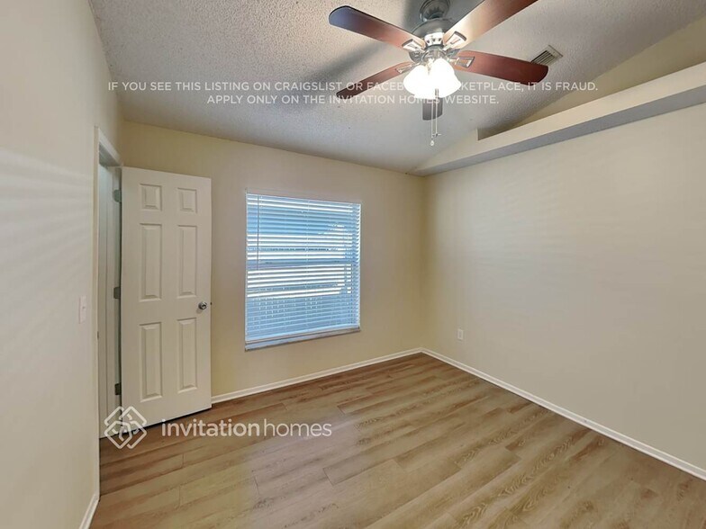 Building Photo - 472 Winding Oak Ln