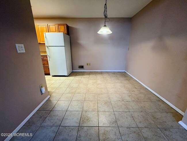 Building Photo - 601 Mistletoe Ave