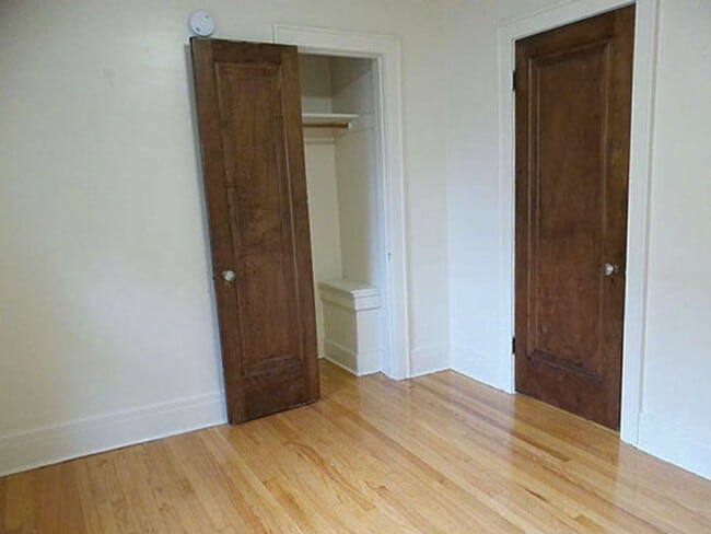 Building Photo - Available 08/01/2026 Newly Renovated Spaci...