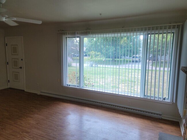 Building Photo - 2232 Thistlewood Dr