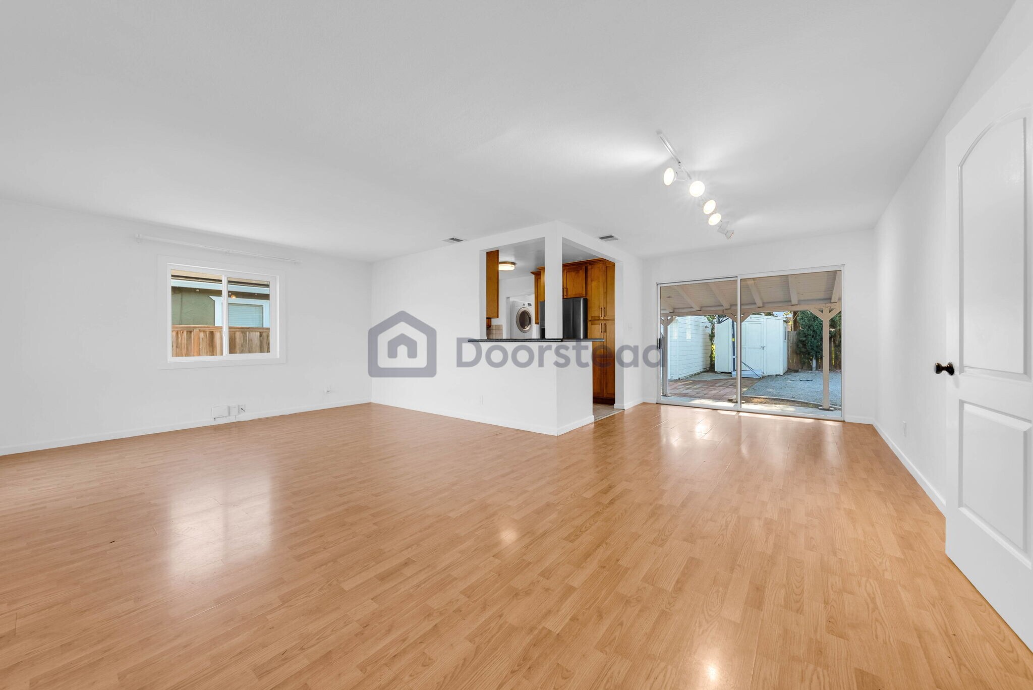 Building Photo - 2448 Pioneer Ave